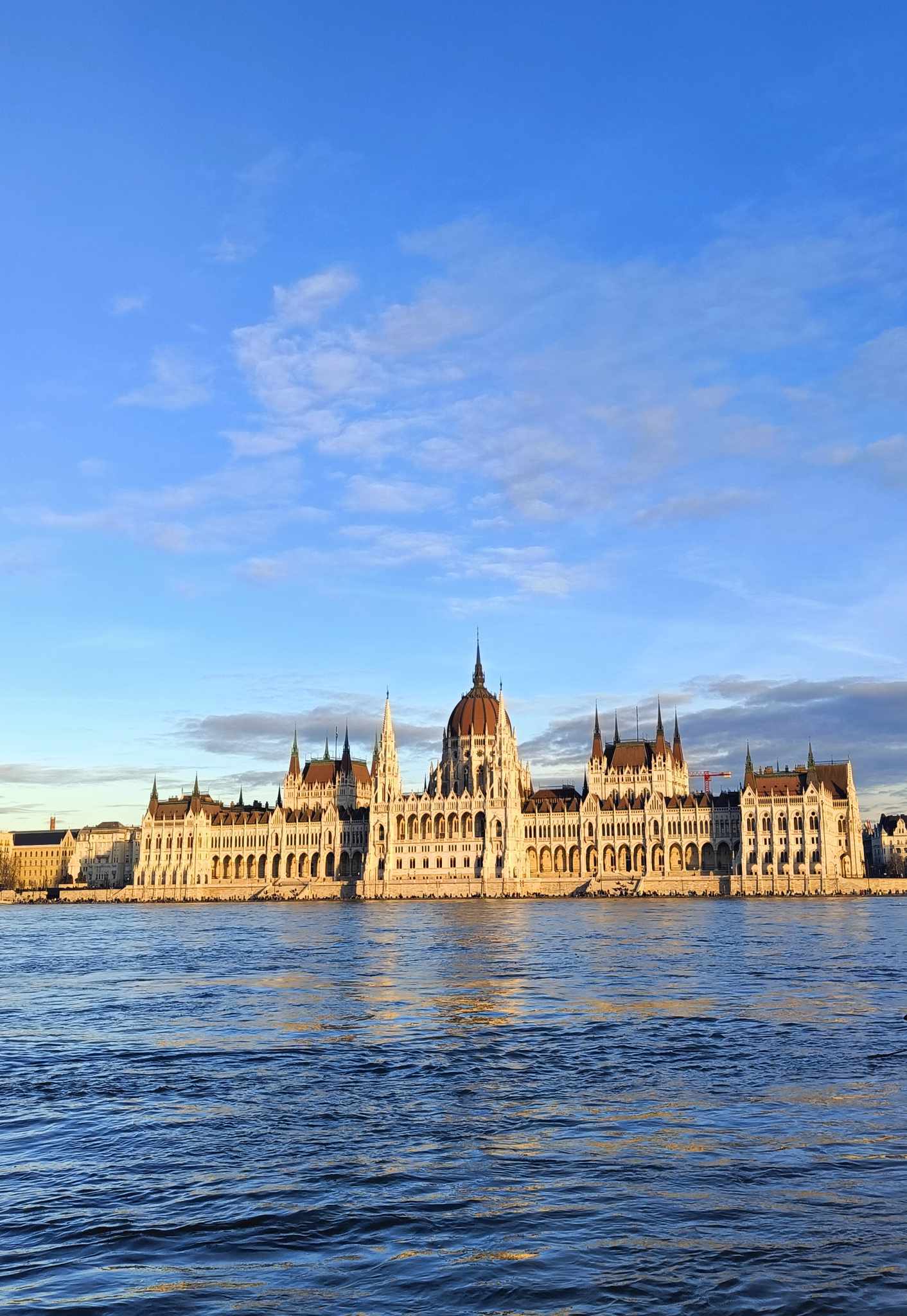 Parlament w Budapeszcie Parlament w Budapeszcie jest piękny o każdej porze roku